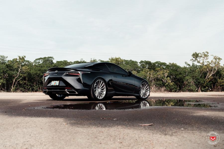  Lexus LC500 Obsidian on Vossen Wheels (VPS-305T) 2019 года  (фото 9 из 18)